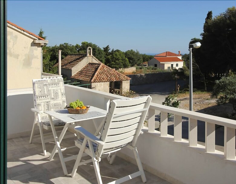 Mocici Apartments