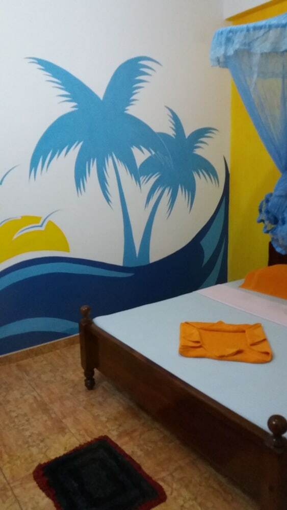 Bed & Breakfast Malika's Yellow House