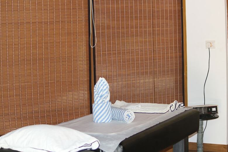 Hotel Amantra Shilpi Resort