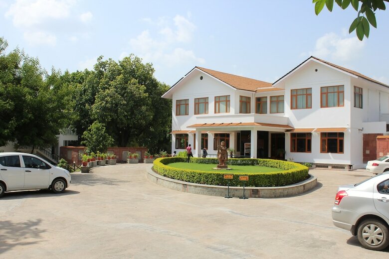 Hotel Amantra Shilpi Resort