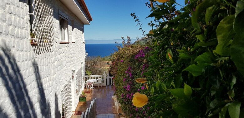 Apartamentos Villa Larnia