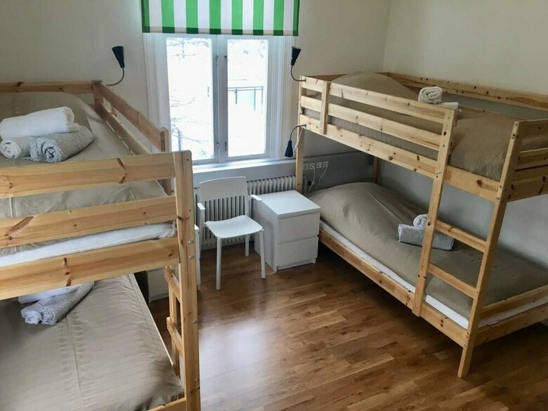 Bed & Breakfast J�rnv�gshotellet Skara