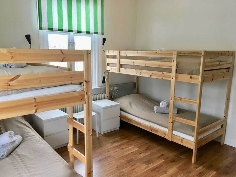 Bed & Breakfast J�rnv�gshotellet Skara