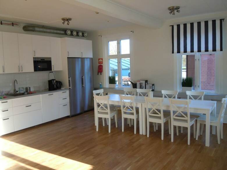 Bed & Breakfast J�rnv�gshotellet Skara