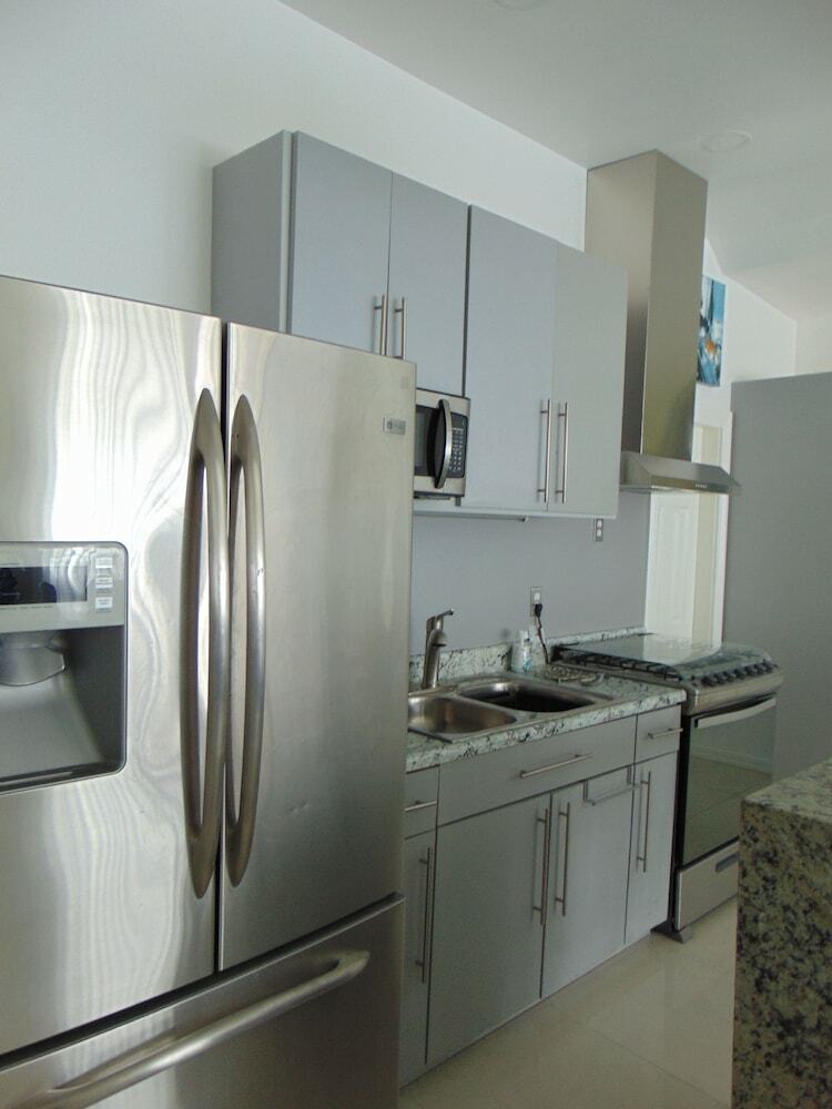 Apartamentos Modern Townhome Prime Location