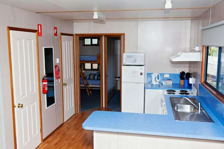 Seven Mile Beach Cabin And Caravan Park