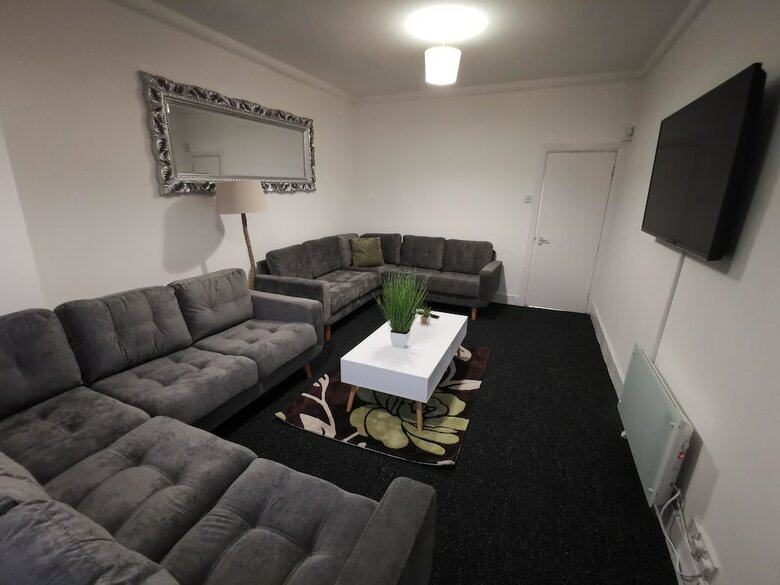 Cr Apartments Anfield