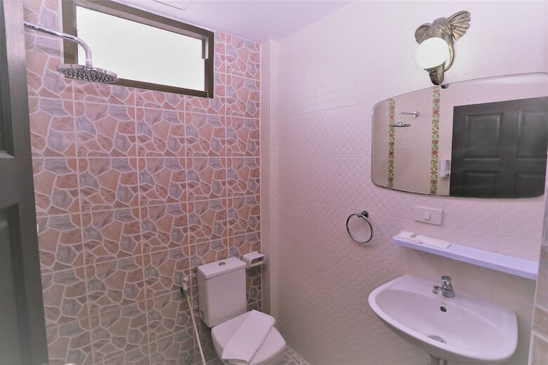 Zodiac Hotel