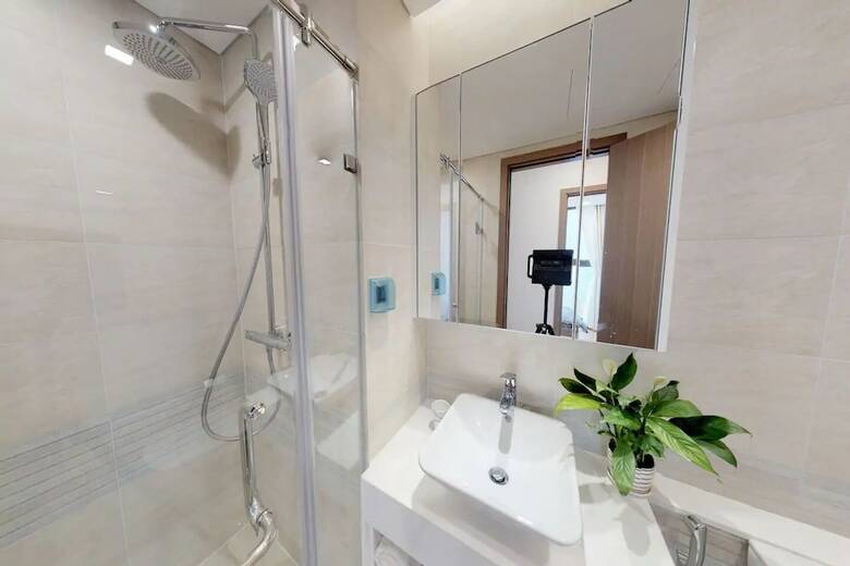 Bayhomes Metropolis Serviced Apartment