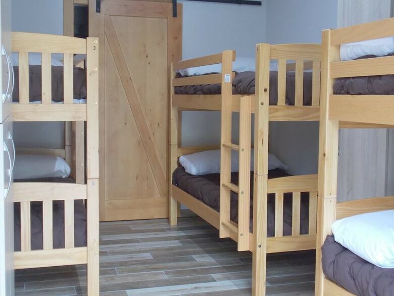 Hostal Albergue La Cala