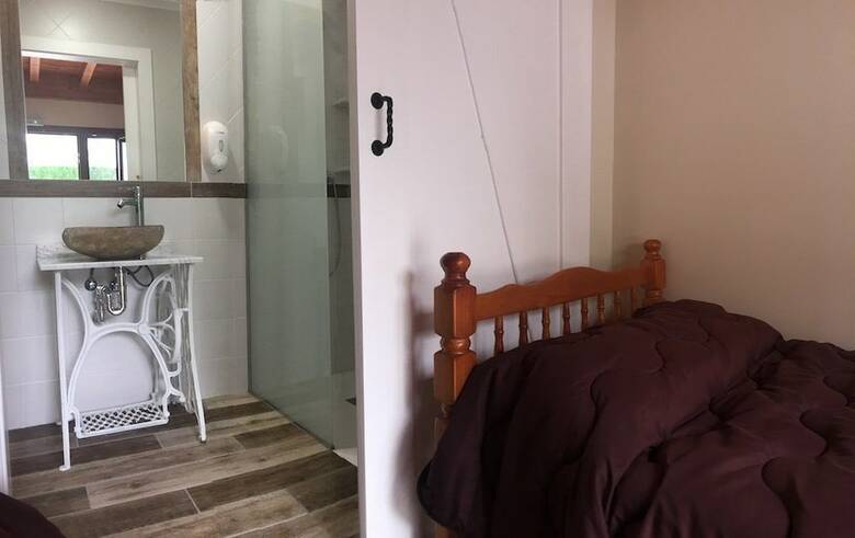 Hostal Albergue La Cala