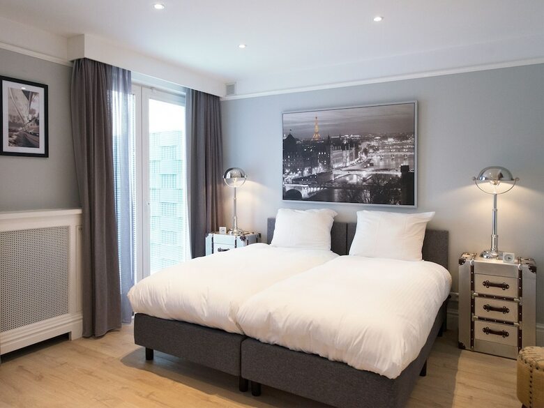 Bizstay Park Central Apartments