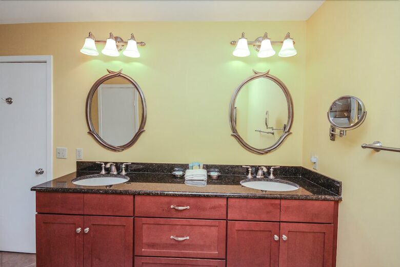 Inland Harbour 2429 - Two Bedroom Condo