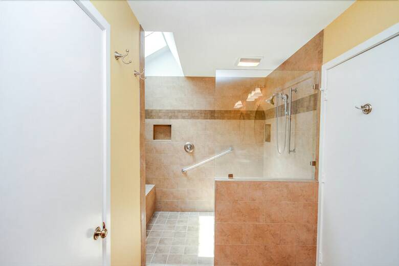 Inland Harbour 2429 - Two Bedroom Condo