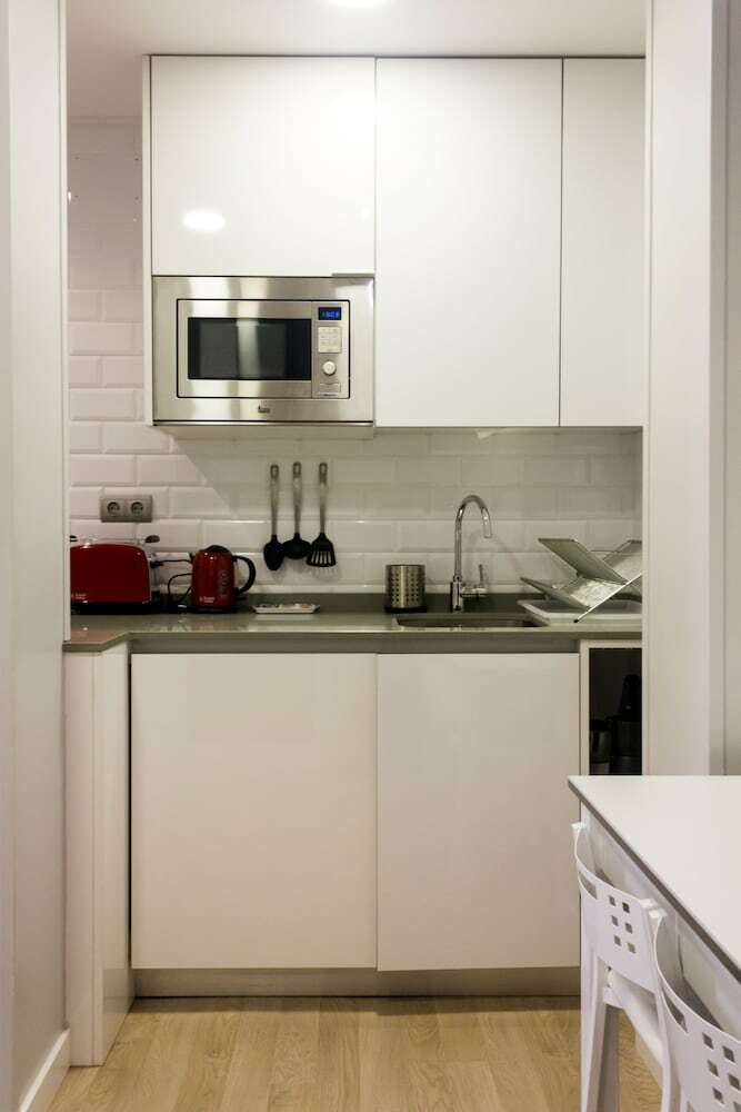 Apartamentos Arenal Suites Preciados