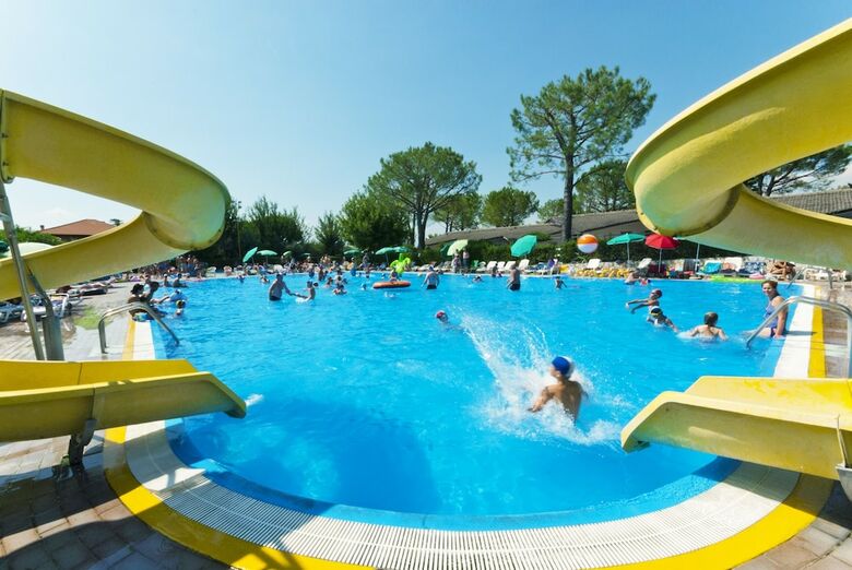 Happy Camp In Camping Cisano San Vito
