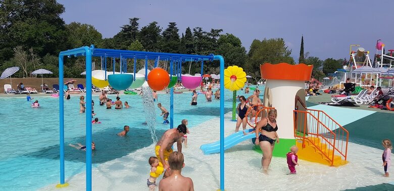 Happy Camp In Camping Cisano San Vito