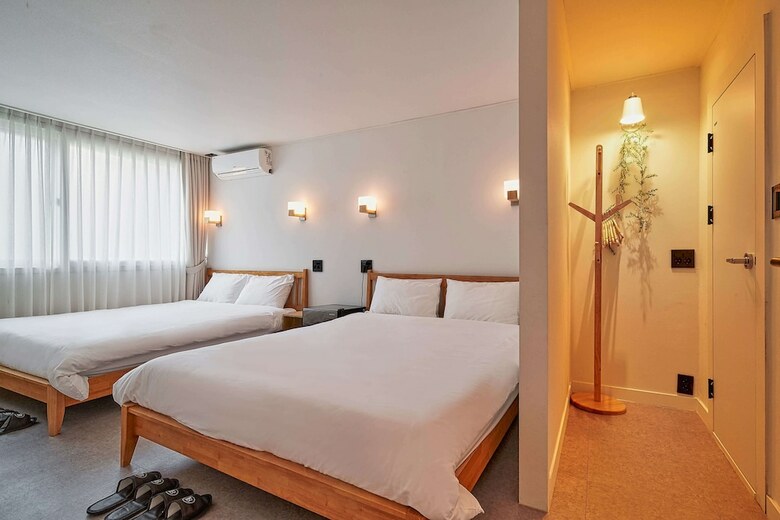 Hotel Butler:lee Railpark-caters To Women
