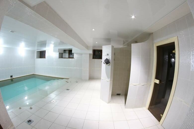 Sky Lux Hotel