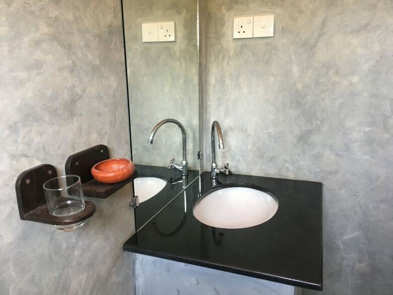 Hotel Bawana Beach House