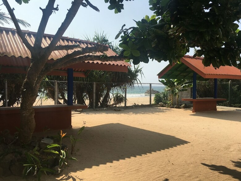 Hotel Bawana Beach House