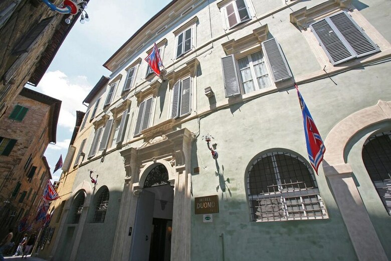 Piazza Paradiso Accomodation