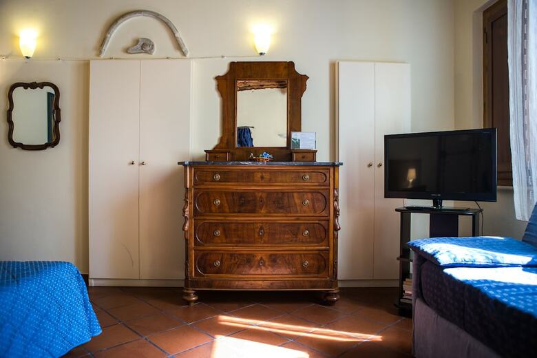 Piazza Paradiso Accomodation