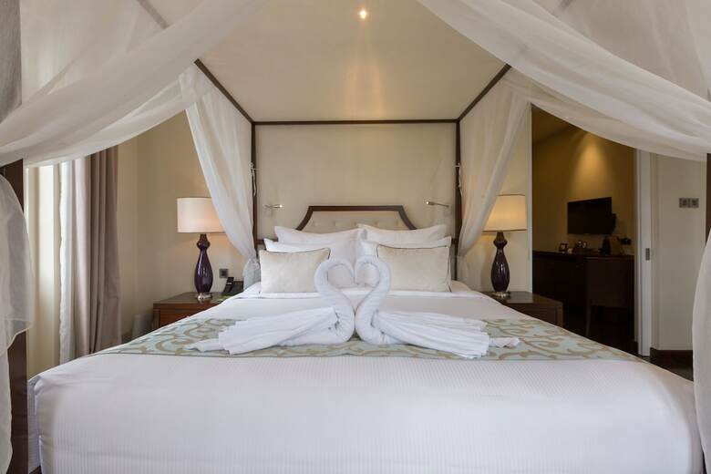 Hotel Villa Song Saigon