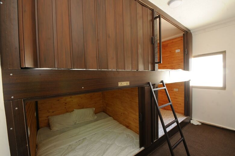 Petra Capsule Hostel