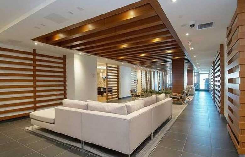 Luxurious Condo By Cn Tower-free Parking