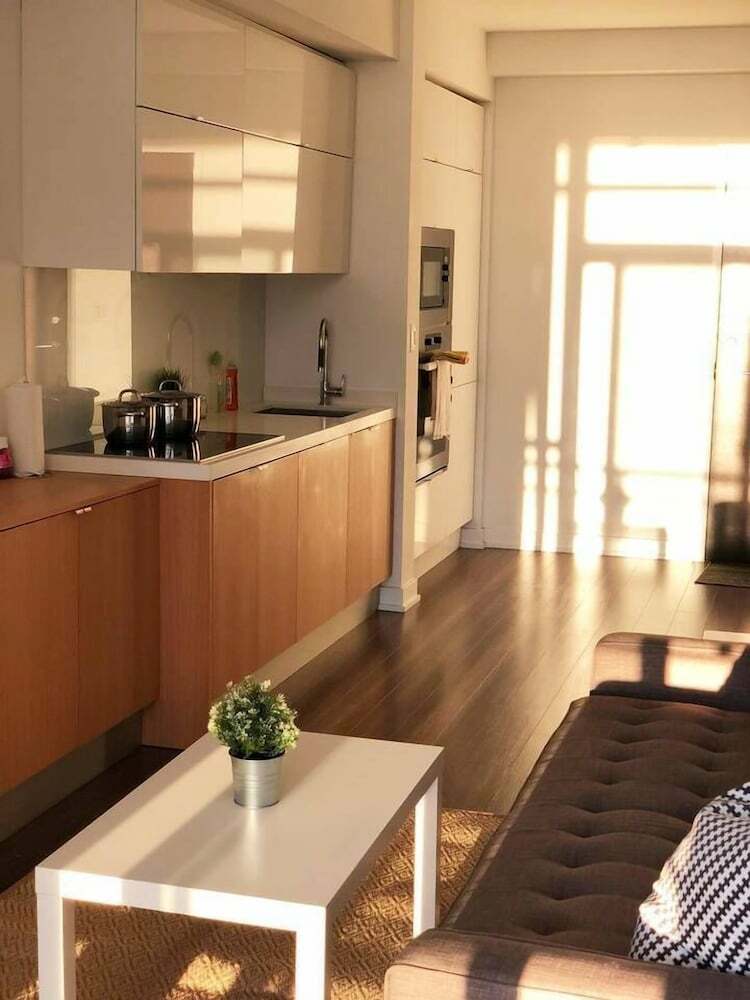 Luxurious Condo By Cn Tower-free Parking