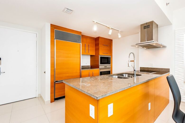 Miami Icon Penthouse By Caema