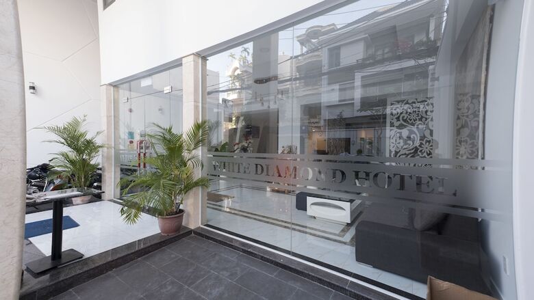 White Diamond Hotel