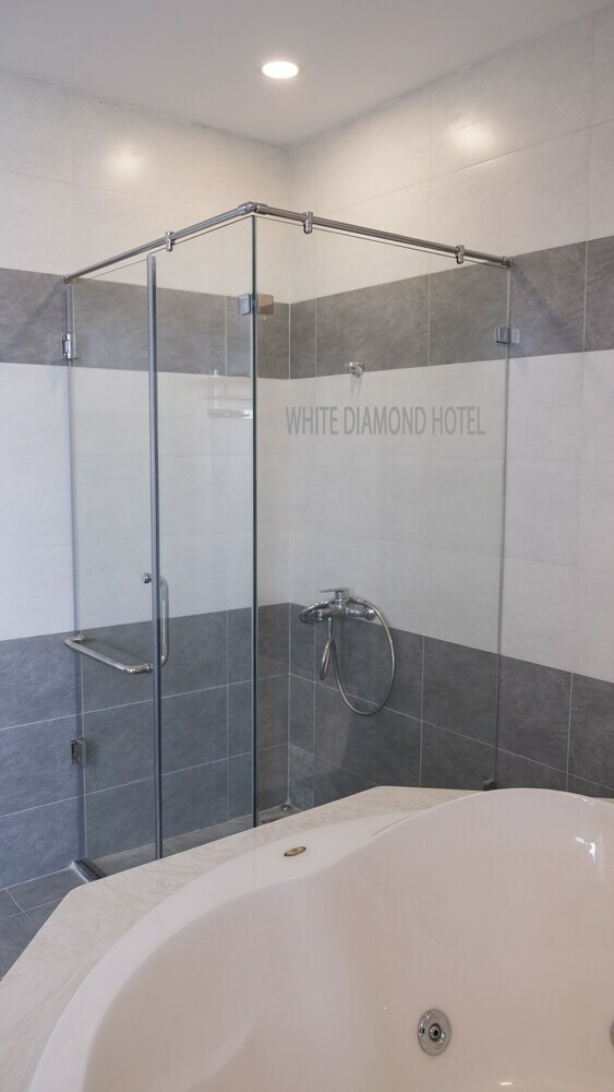 White Diamond Hotel
