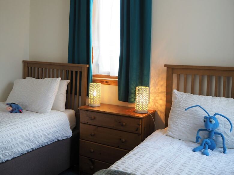 Decca Apartments