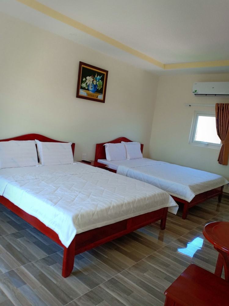 Hotel Khach San Quynh Phat