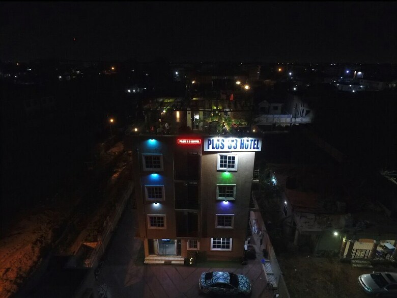 Plus 33 Hotel
