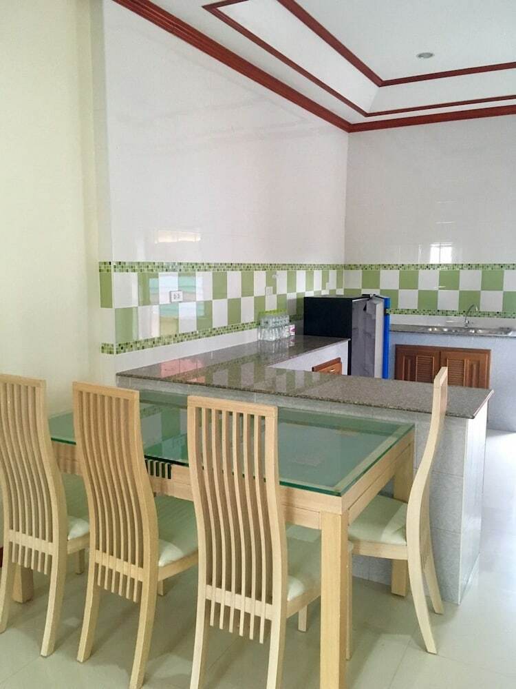 Hotel Phupha Beach Resort
