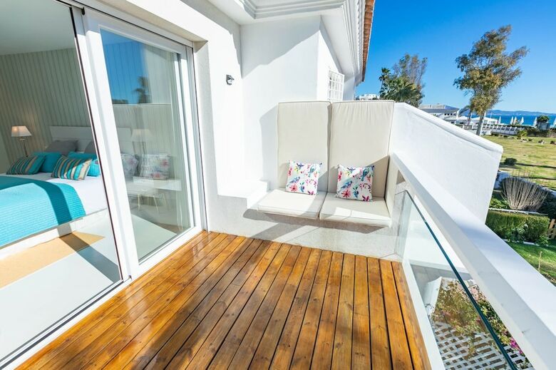 Guadalmina Beachfront Villa