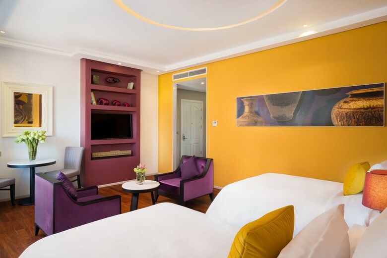 Hotel The Royal Family Suites