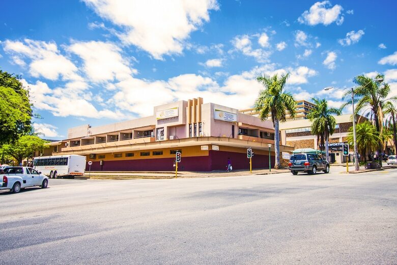 Coyotes Hotel And Conference Centre