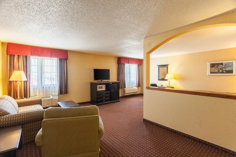 Motel Quality Inn & Suites