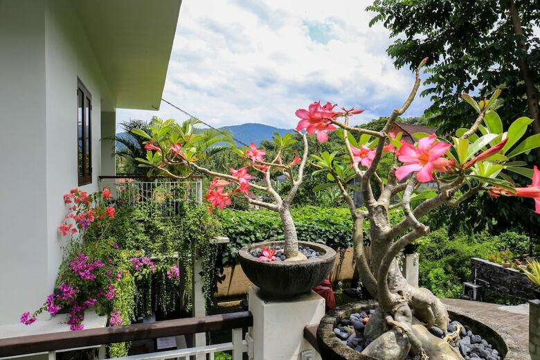 Hotel Dewi Villa