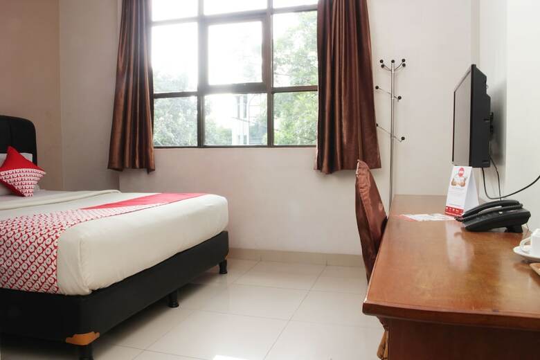 Hotel Oyo 327 Pondok Agung Rubicon
