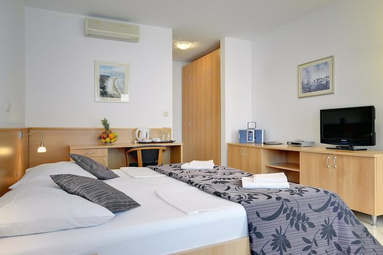 Zlatni Rat Beach Hotel