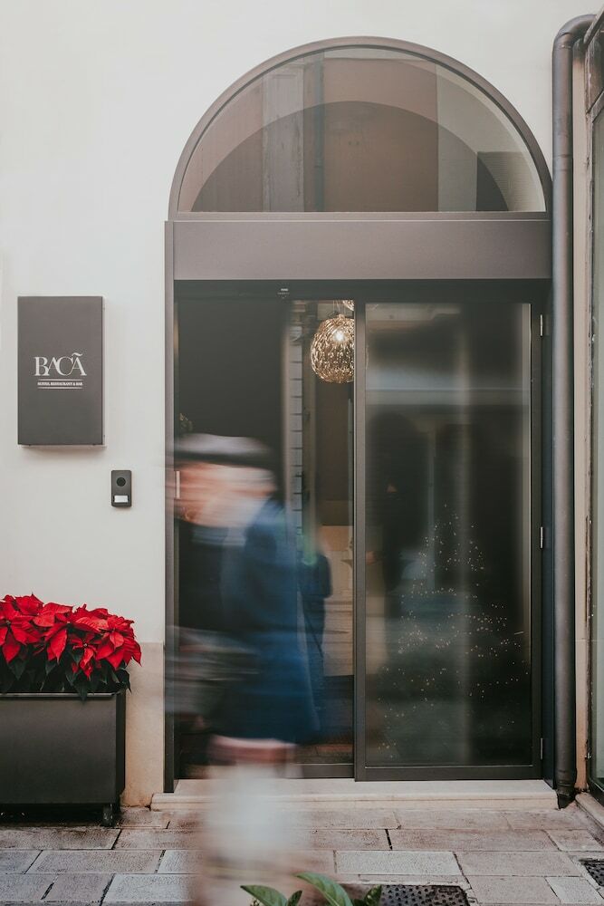 Hotel Bac� Suites Restaurant & Bar