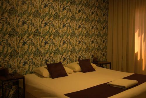 City Hotel
