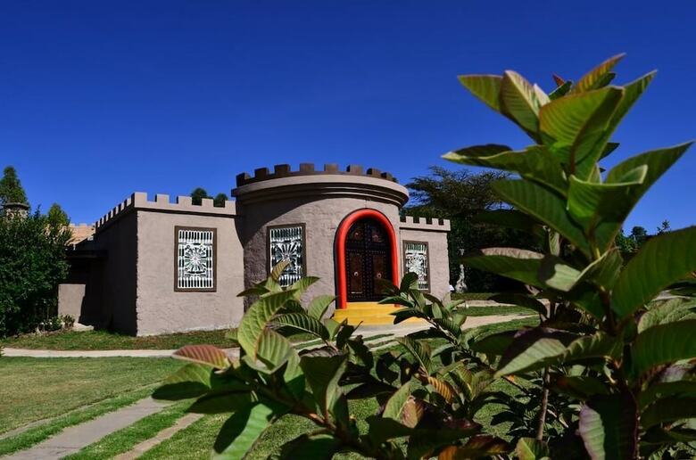 Hotel Tafaria Castle