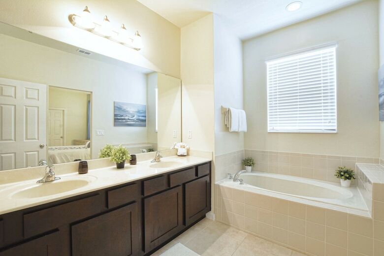 Veranda Palms- 5 Bedroom Pool Home- 1703vp
