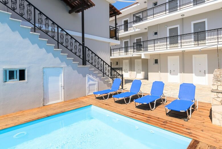 Apartamentos Karras Livin